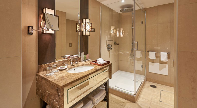 Dona Filipa Hotel Bathroom