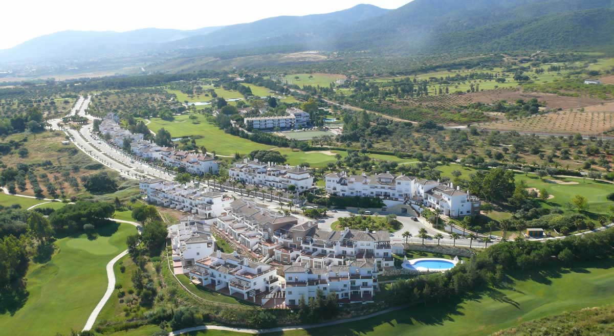 Lauro Golf Apartments - Lauro Golf